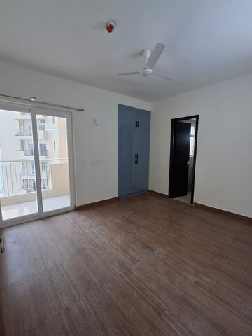 Room in 2.5 BHK Apartment at Ace Divino, Sector 1 Greater Noida – for Rent