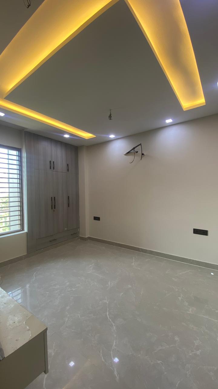 4 BHK + Pooja Room Builder Floor For Sale in Amanvillas Olive Court