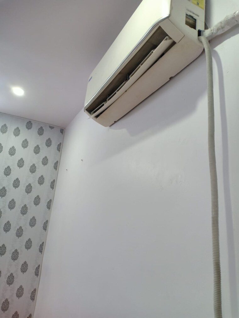 undefined, indira nagar Commercial Office Space 500 Sq.Ft. In Indira Nagar Lucknow 9457679