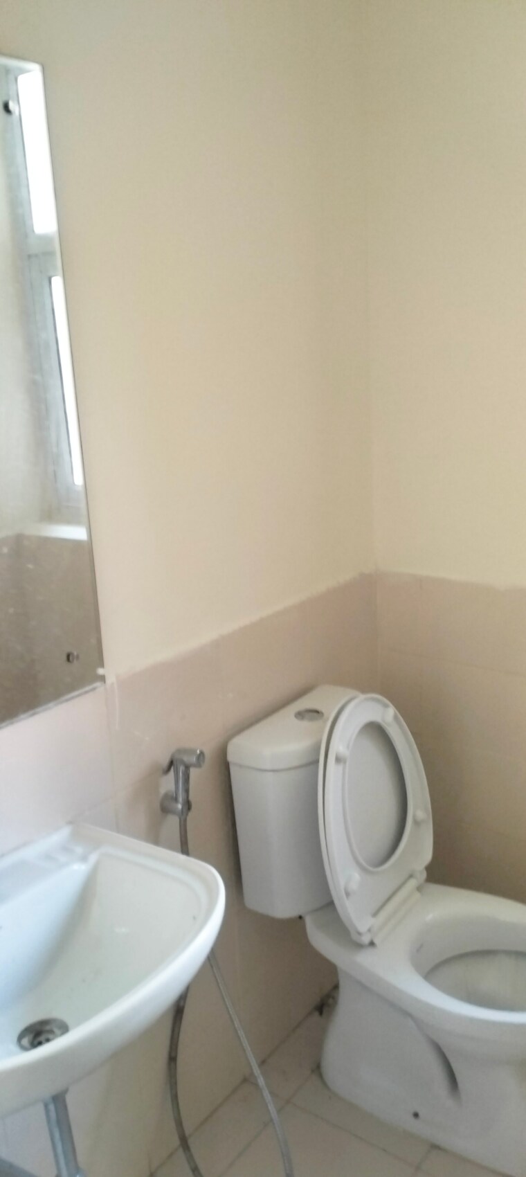 Attached Bathroom, ansal-api-celebrity-greens 3 Bedroom 2015 Sq.Ft. Apartment In Ashiyana Lucknow 9457698