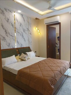 3.5 BHK Builder Floor For Sale in Smart World Gems