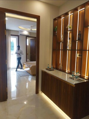 Room in 3.5 BHK Builder Floor at Smart World Gems, Sector 89 – for Sale