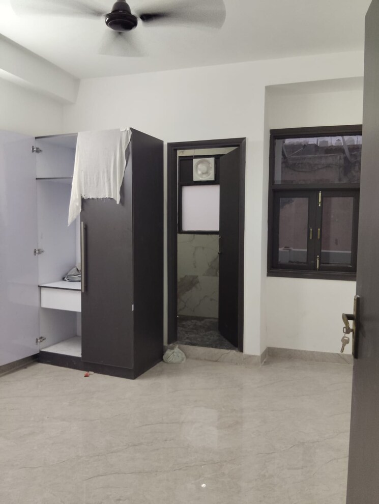 Room, freedom fighters enclave 2 Bedroom 950 Sq.Ft. Builder Floor In Freedom Fighters Enclave Delhi 9457740