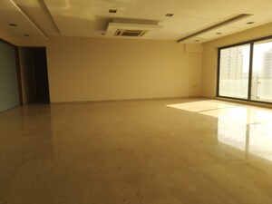 Room in 4 BHK Apartment at Ekta World Lake Superior, Powai – for Rent