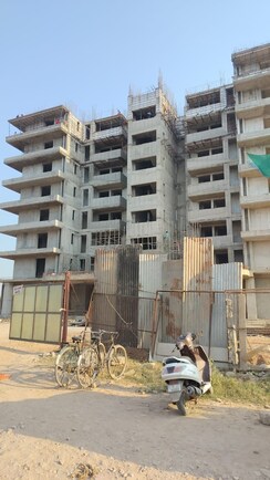 5 BHK + Pooja Room Apartment For Sale in Sector 82