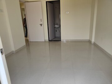 Room in 2 BHK Apartment at Sumeru Devarshi Complex, Narhe – for Rent