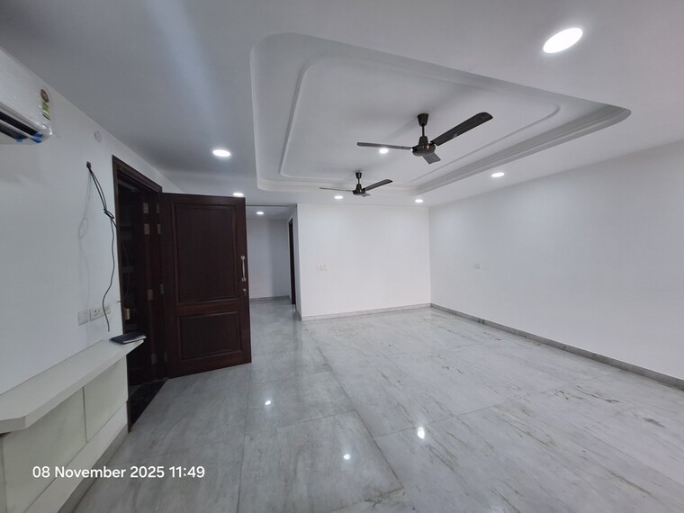 Kitchen, dlf city phase 3 3 Bedroom 215 Sq.Yd. Builder Floor In Dlf City Phase 3 Gurgaon 9457799