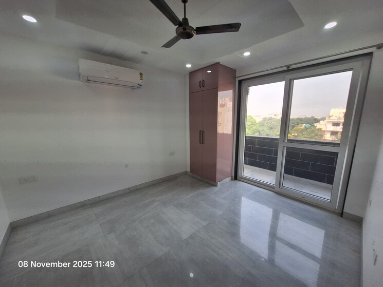 Room, dlf city phase 3 3 Bedroom 215 Sq.Yd. Builder Floor In Dlf City Phase 3 Gurgaon 9457799