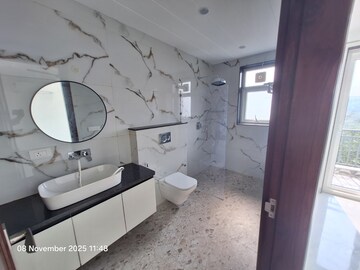 Kitchen in 3 BHK Builder Floor at Dlf City Phase 3 – for Rent