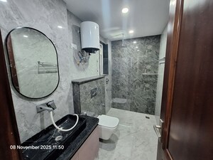 Kitchen in 3 BHK Builder Floor at Dlf City Phase 3 – for Rent