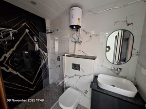 Team Area in 3 BHK Builder Floor at Dlf City Phase 3 – for Rent