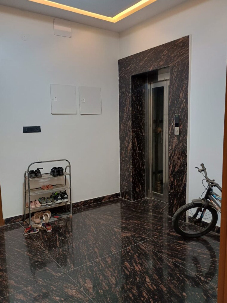  Parking, vishesh-khand 3 Bedroom 2160 Sq.Ft. Independent House In Gomti Nagar Lucknow 9457942