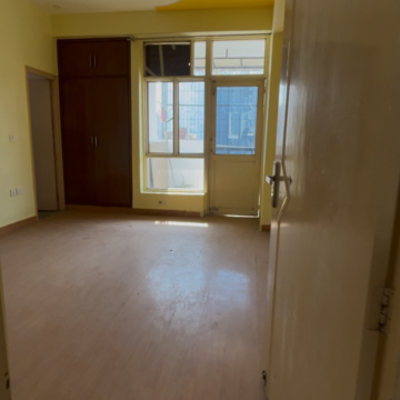 Room in 3 BHK Apartment at Panchsheel Sps Heights, Ahinsa Khand 2 – for Rent