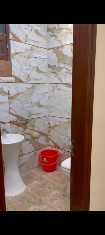Bathroom in 1 BHK Builder Floor at Lajpat Nagar ii – for Rent