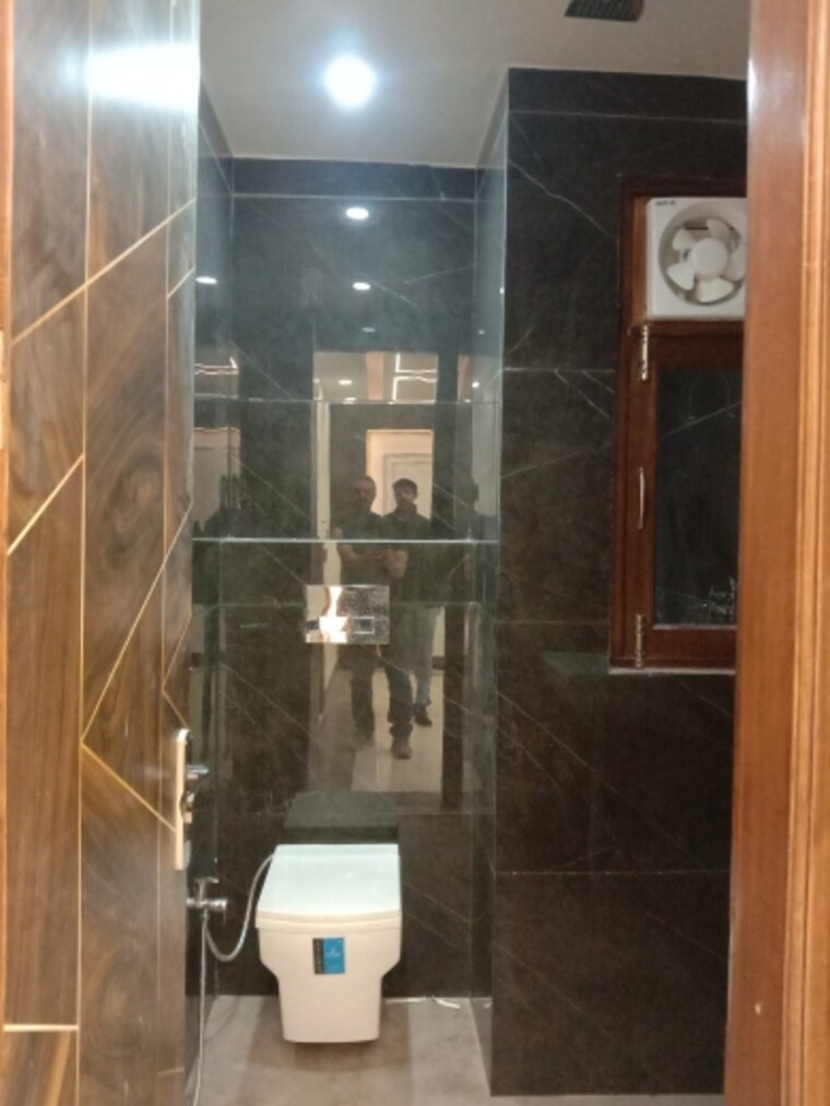 undefined, dwarka mor 4 Bedroom 1080 Sq.Ft. Builder Floor In Dwarka Mor Delhi 9458067