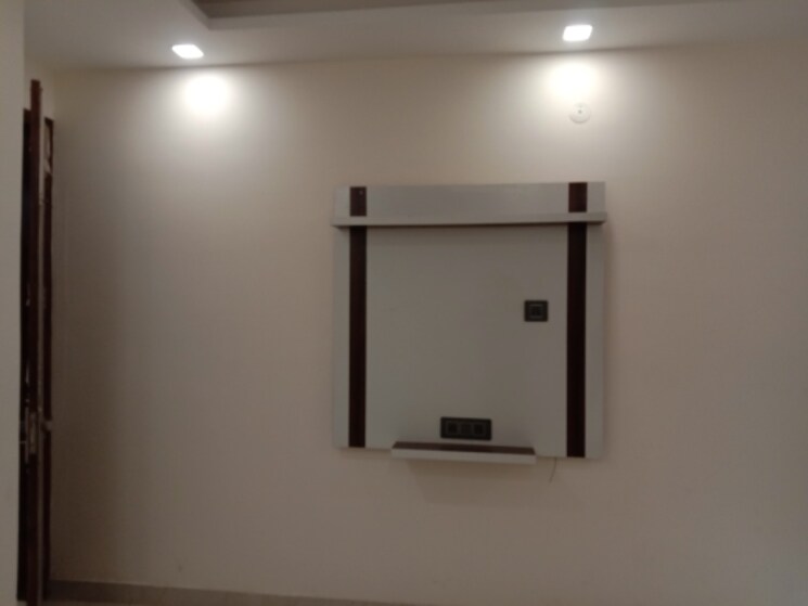 Room, dwarka mor 4 Bedroom 1080 Sq.Ft. Builder Floor In Dwarka Mor Delhi 9458067
