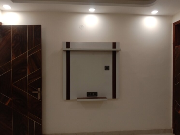 Room, dwarka mor 4 Bedroom 1080 Sq.Ft. Builder Floor In Dwarka Mor Delhi 9458067