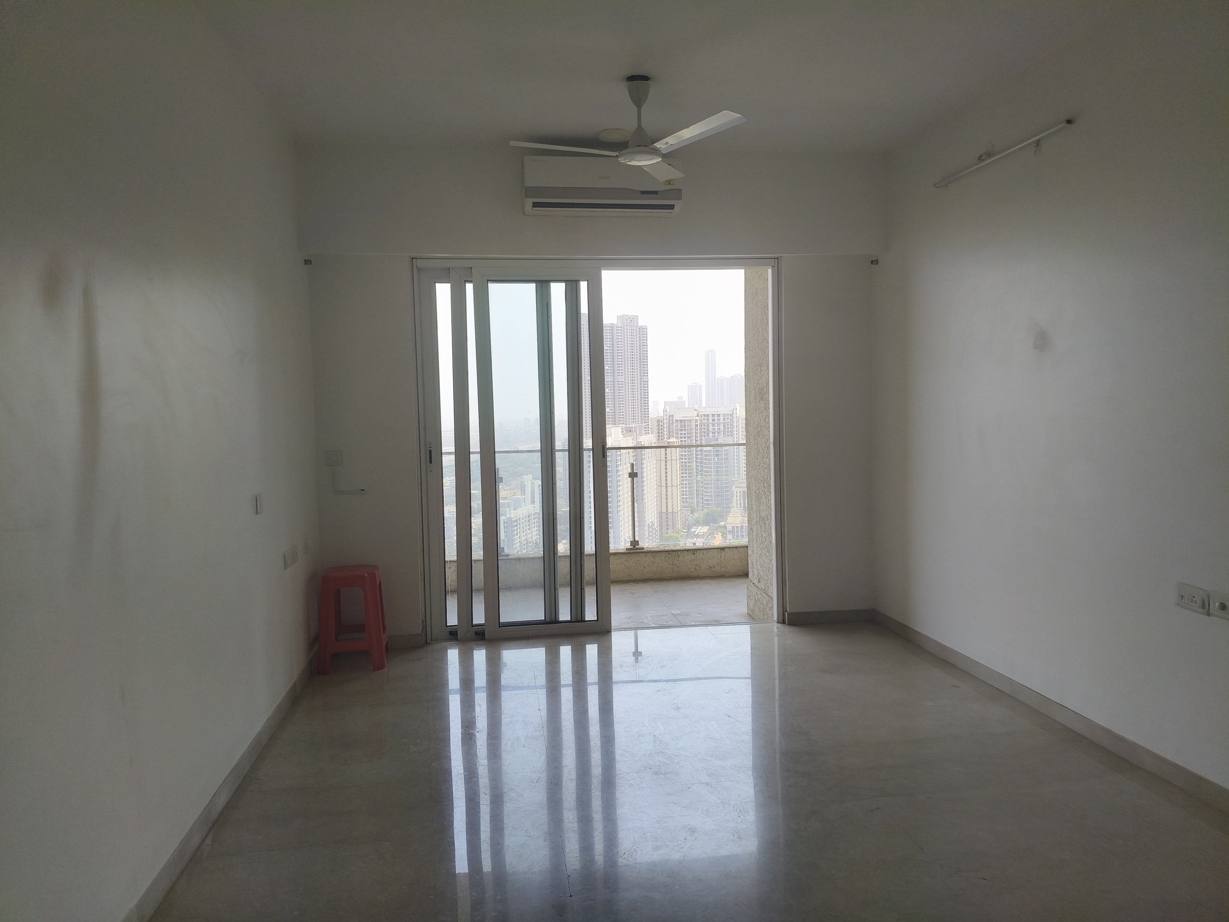 2 BHK 920 Sq.Ft. Apartment in L&T Crescent Bay T2