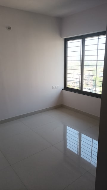 1 BHK Apartment For Sale in Raunak Unnathi Woods Phase 7 A And B, Ghodbunder Road
