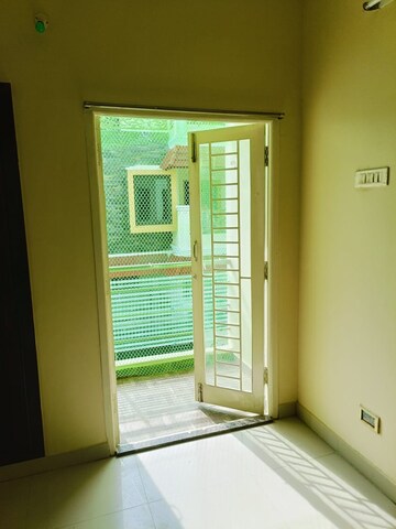 Room in 2 BHK Builder Floor at Selaiyur – for Sale