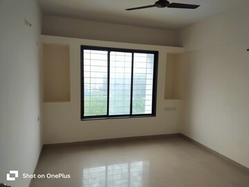 Room in 3 BHK Apartment at Mantri Lavendula, Chandani Chowk – for Rent