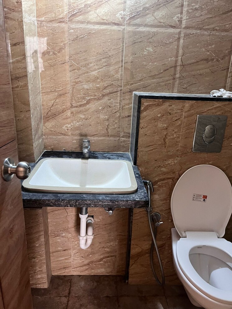 Bathroom, brahma-vantage-b 2 Bedroom 1000 Sq.Ft. Apartment In Bavdhan Pune 9458200