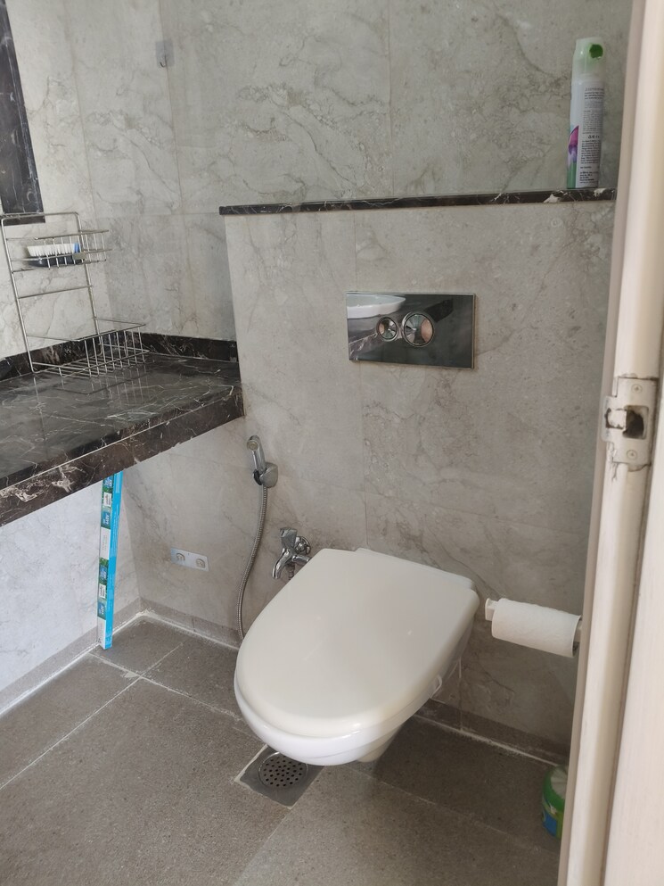 Bathroom, l-t-crescent-bay-t2 2 Bedroom 920 Sq.Ft. Apartment In Parel Mumbai 9458369