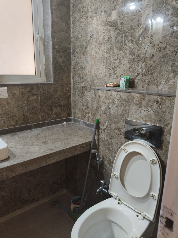 Bathroom, l-t-crescent-bay-t2 2 Bedroom 920 Sq.Ft. Apartment In Parel Mumbai 9458369