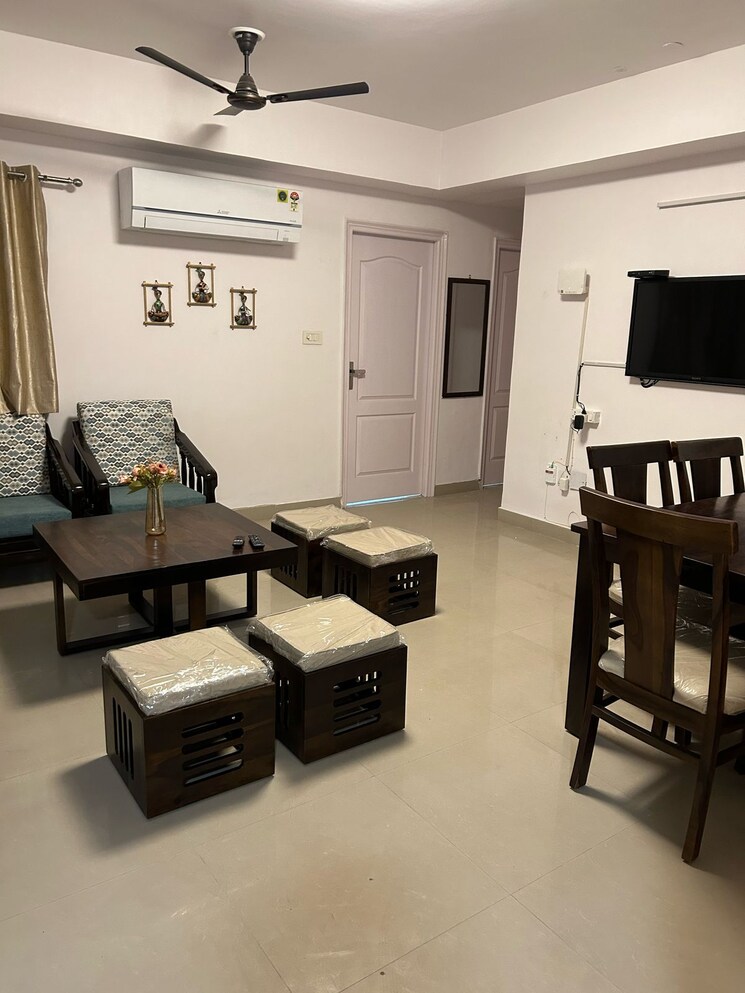 Living Room, paras-tierea 1 Bedroom 495 Sq.Ft. Apartment In Sector 137 Noida 9458362