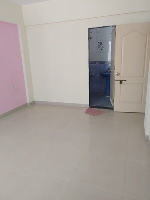 Room in 2 BHK Apartment at Kool Homes Green Valley, Bavdhan – for Rent