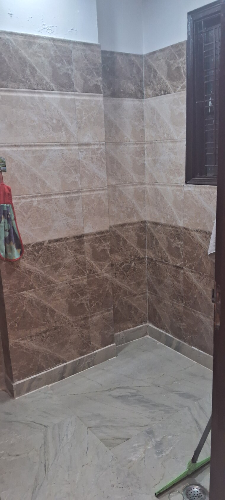 Bathroom, gagan vihar 3.5 Bedroom 1300 Sq.Ft. Builder Floor In Gagan Vihar Delhi 9458442