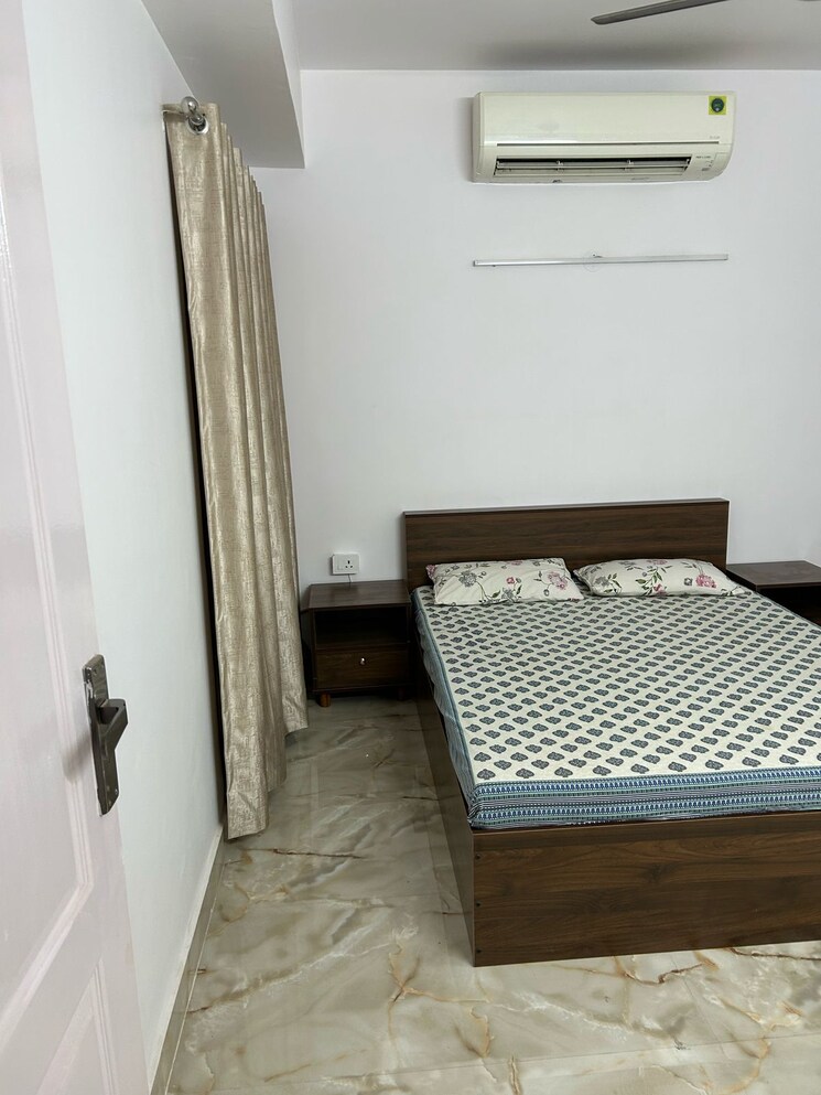 Bedroom, paras-tierea 1 Bedroom 495 Sq.Ft. Apartment In Sector 137 Noida 9458449