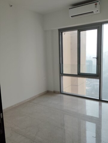 Room in 2 BHK Apartment at Piramal Mahalaxmi, Mahalaxmi – for Rent
