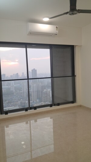 Furnished Amenities in 2 BHK Apartment at Dosti Eastern Bay, Wadala – for Rent