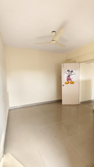 Room in 1 BHK Apartment at Wadgaon Sheri – for Rent