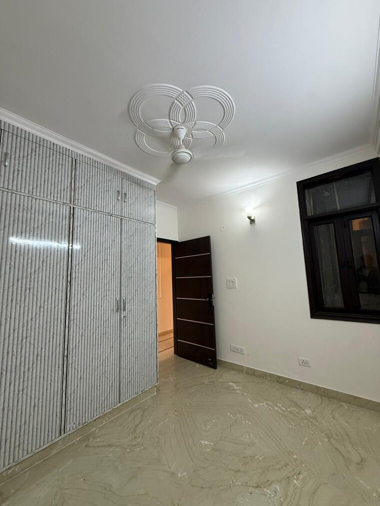 Room, govindpuri 3 Bedroom 900 Sq.Ft. Builder Floor In Govindpuri Delhi 9458747