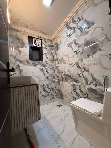 Washroom in 3 BHK Builder Floor at Govindpuri – for Sale