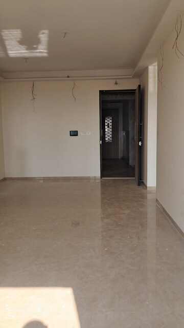 Furnished Amenities in 2 BHK Apartment at Dosti Eastern Bay, Wadala – for Rent