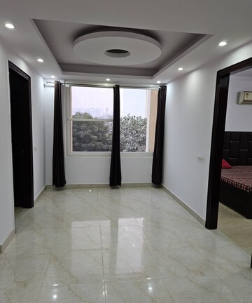 Room in 4 BHK Builder Floor at Sector 52 – for Rent