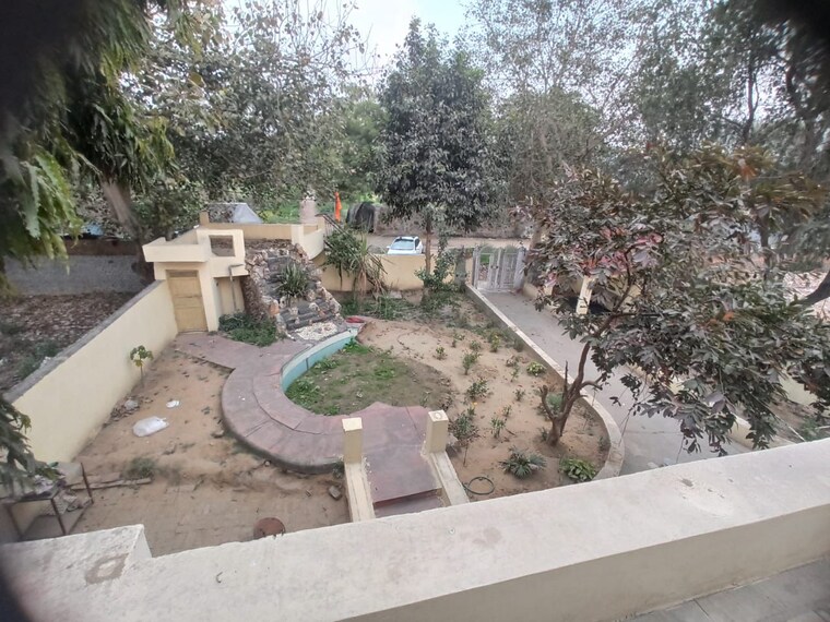 Balcony, sector 22 3 Bedroom 4576 Sq.Ft. Villa In Sector 22 Gurgaon 9458741