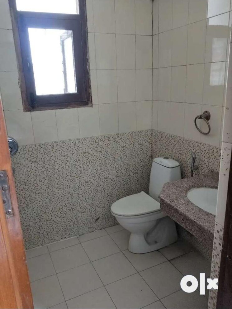 Bathroom, penta-homes 2 Bedroom 1800 Sq.Ft. Apartment In Vip Road Zirakpur 9458655