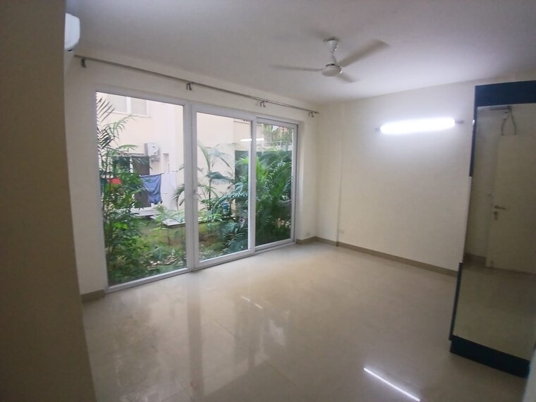 Room, emaar-emerald-floors-premier 4 Bedroom 1975 Sq.Ft. Apartment In Sector 65 Gurgaon 9458745