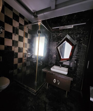 Gym in 5 BHK Independent House at Sainik Farm – for Sale