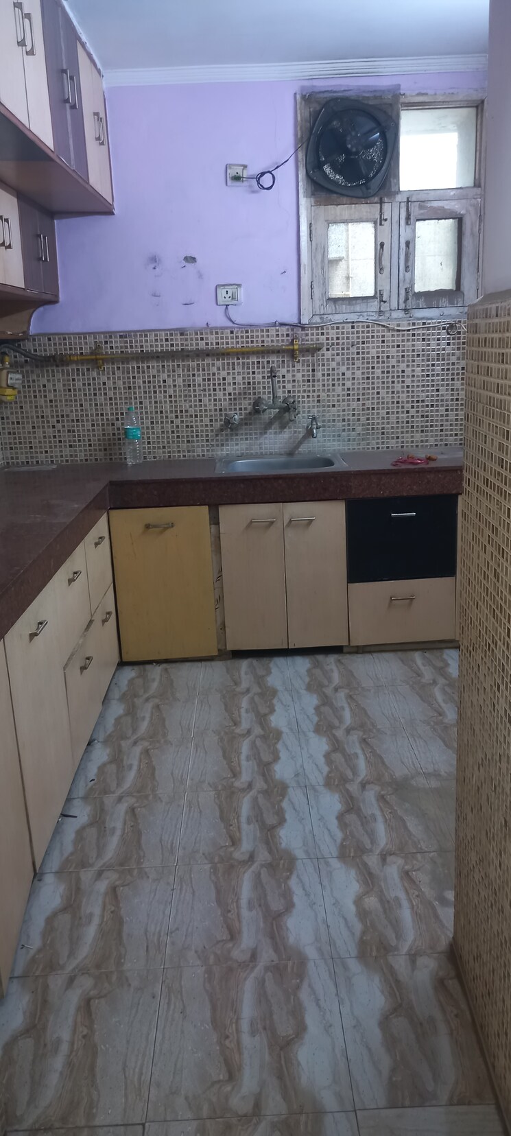Kitchen, ip extension 3.5 Bedroom 1600 Sq.Ft. Apartment In Ip Extension Delhi 9458802