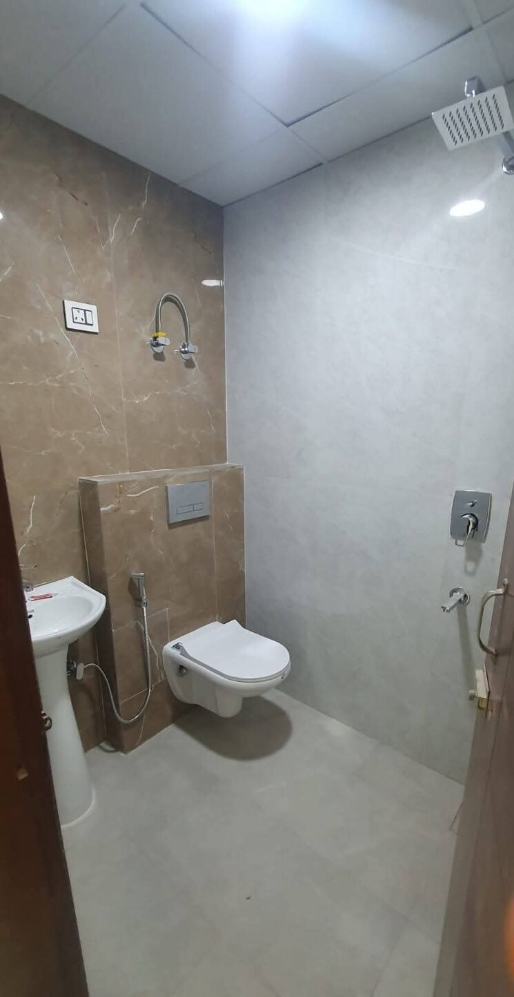 Bathroom, chattarpur 3 Bedroom 1150 Sq.Ft. Builder Floor In Chattarpur Delhi 9458870