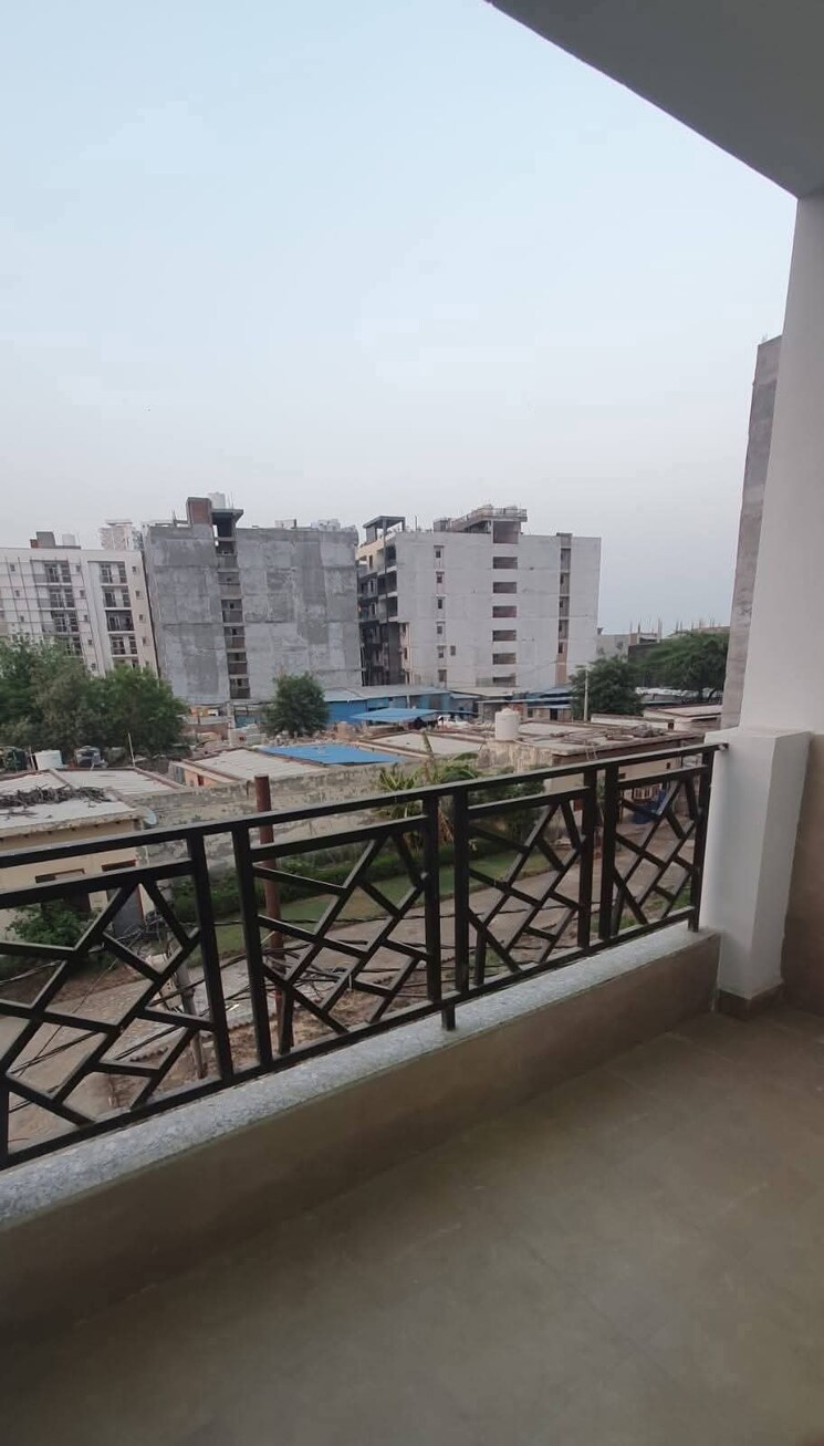 Balcony, chattarpur 3 Bedroom 1150 Sq.Ft. Builder Floor In Chattarpur Delhi 9458870