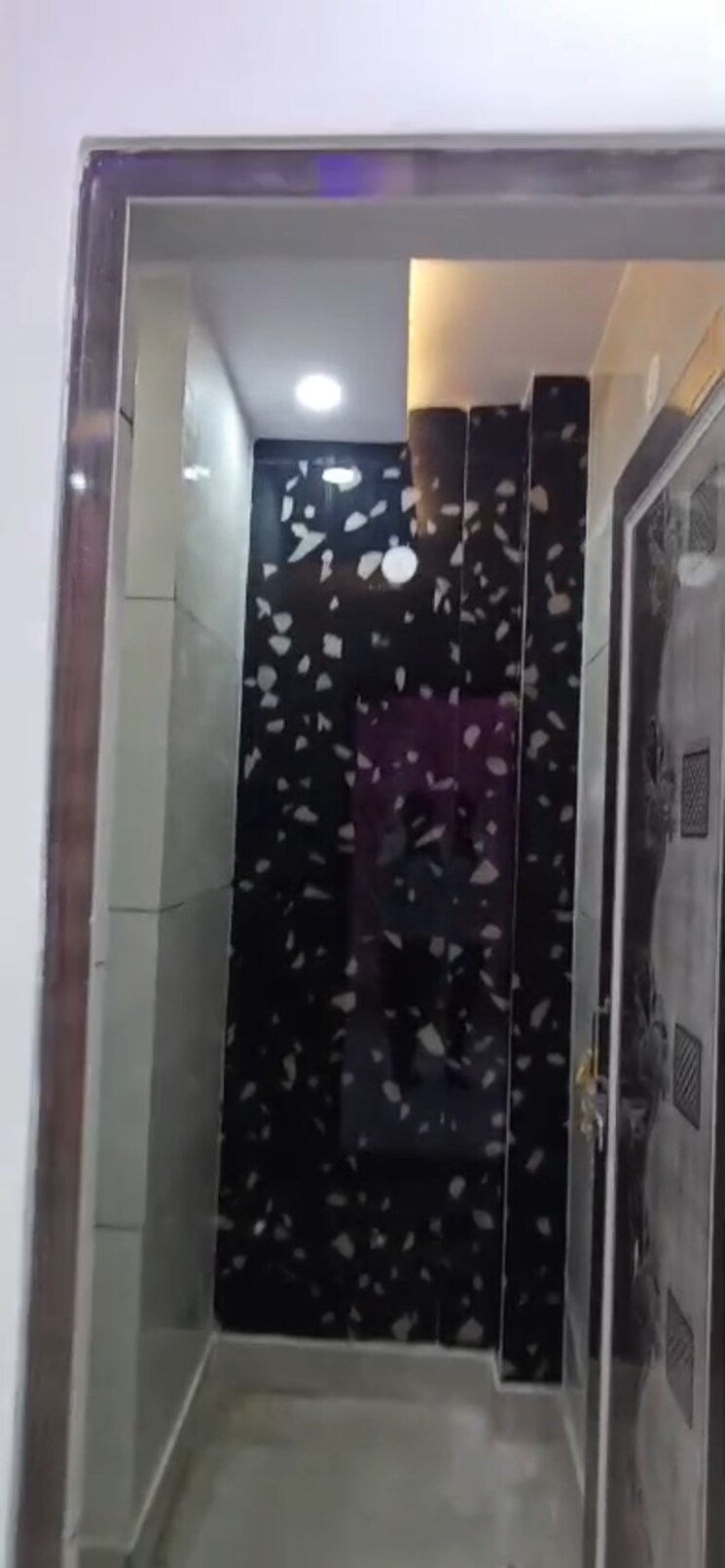 Room, uttam nagar 2 Bedroom 60 Sq.Yd. Builder Floor In Uttam Nagar Delhi 9458892