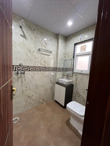 Bathroom in 1 RK Builder Floor at Sector 43 – for Rent