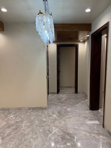 Room in 3 BHK Builder Floor at Malcha Marg – for Sale