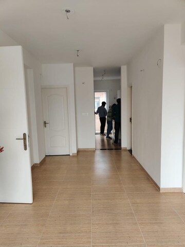 Room in 3 BHK Apartment at Sushma Valencia, International Airport Road – for Rent